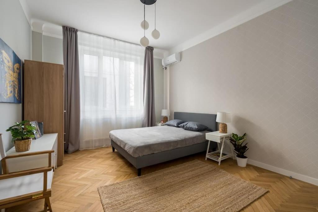 Exquisite Art Deco 2Br Apartment Prime Location Бухарест Экстерьер фото