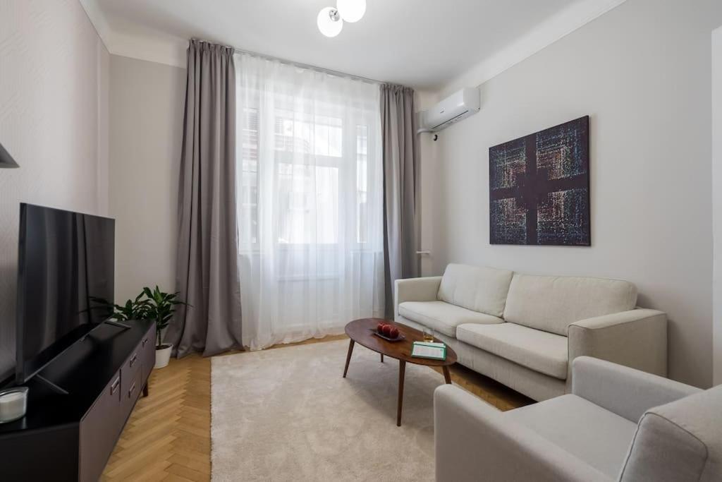 Exquisite Art Deco 2Br Apartment Prime Location Бухарест Экстерьер фото