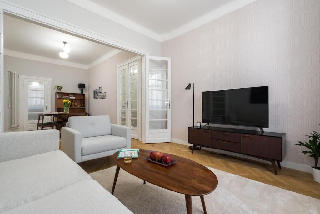 Exquisite Art Deco 2Br Apartment Prime Location Бухарест Экстерьер фото