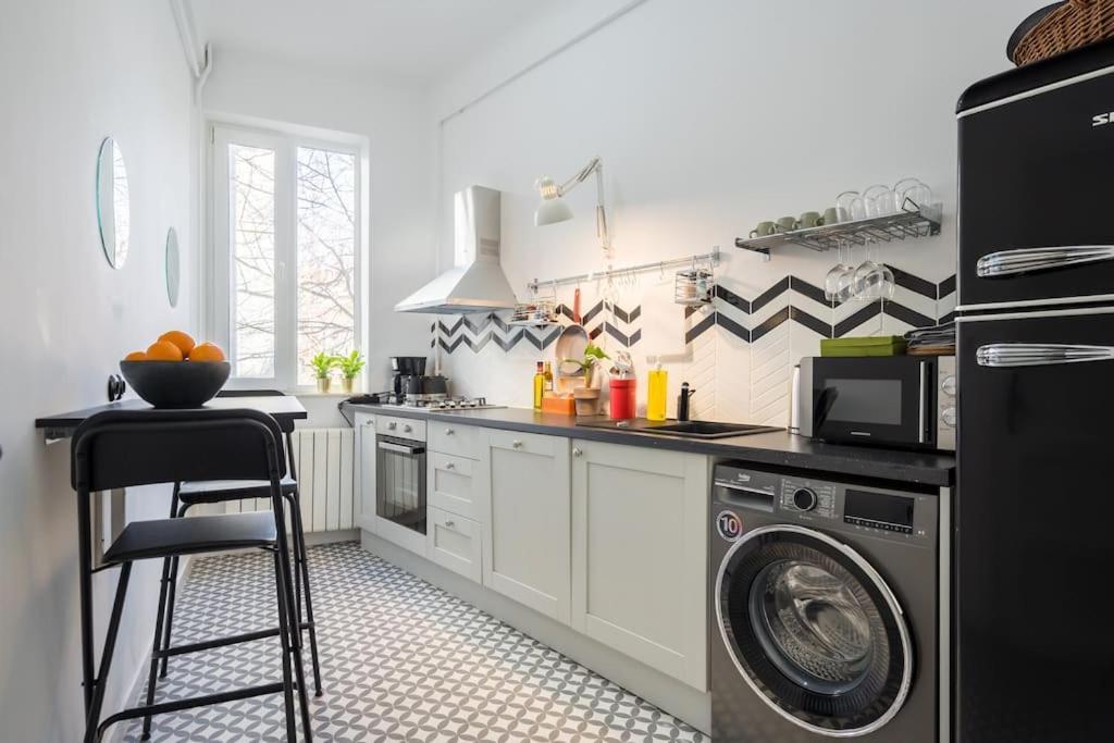 Exquisite Art Deco 2Br Apartment Prime Location Бухарест Экстерьер фото